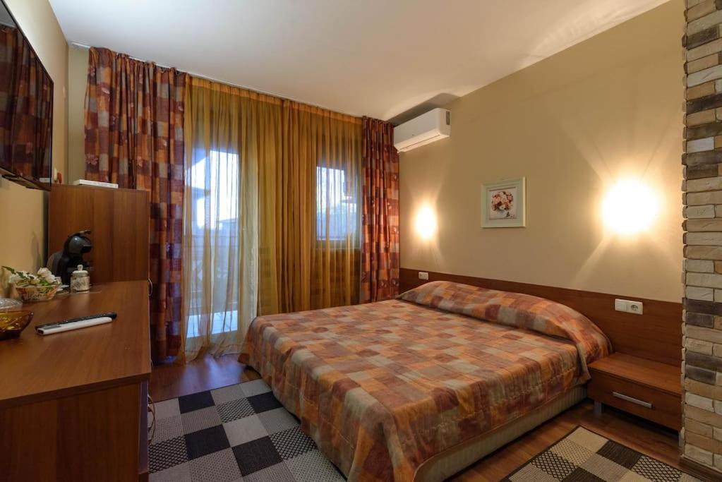 Cosy Room In The Center Of Банско Экстерьер фото